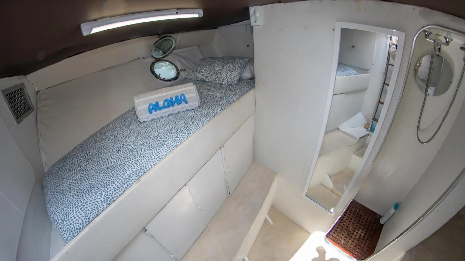 Aloha Boat Hotel Barcelona