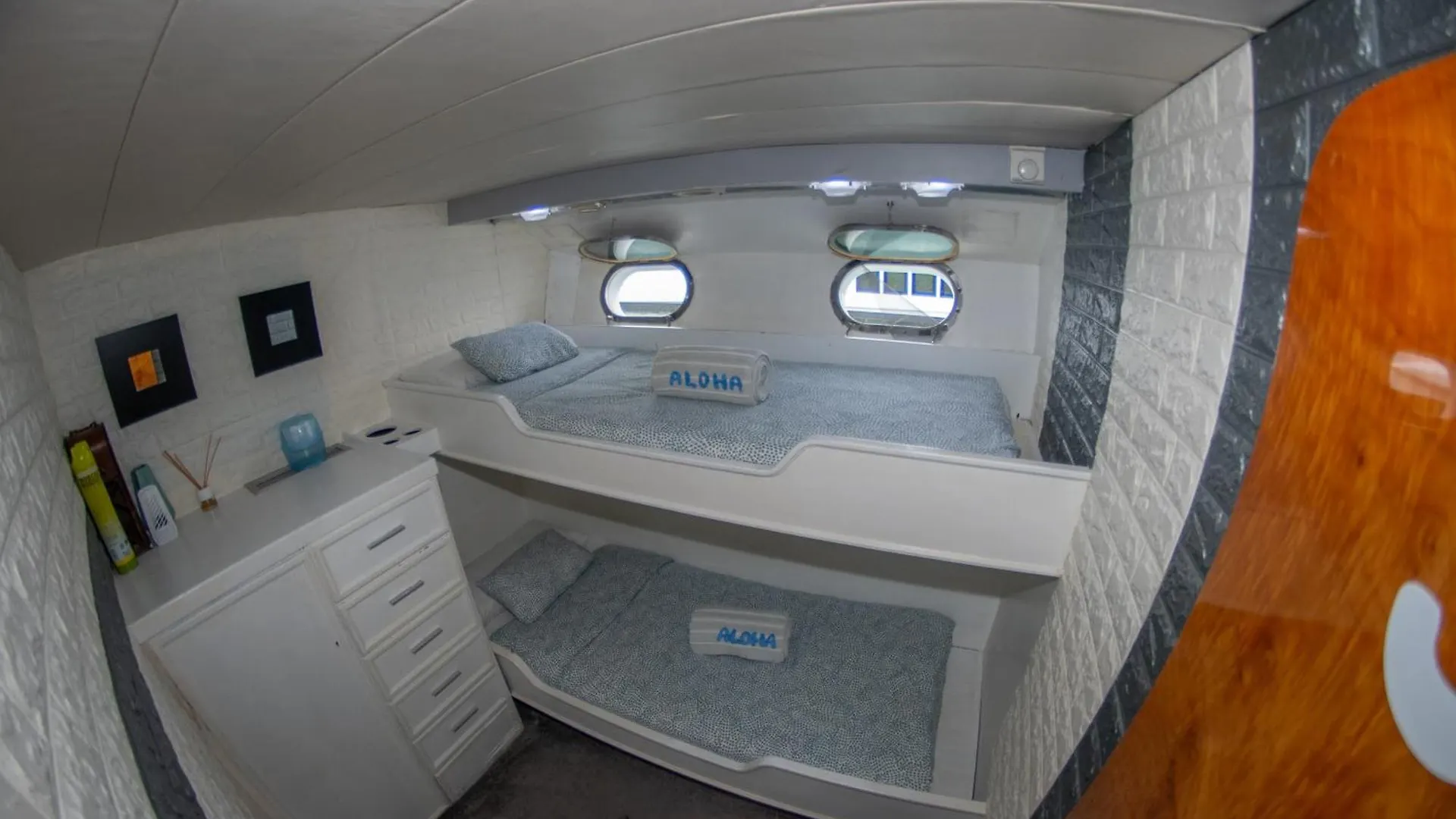 Aloha Boat Hotel Barcelona 0*,  Spain